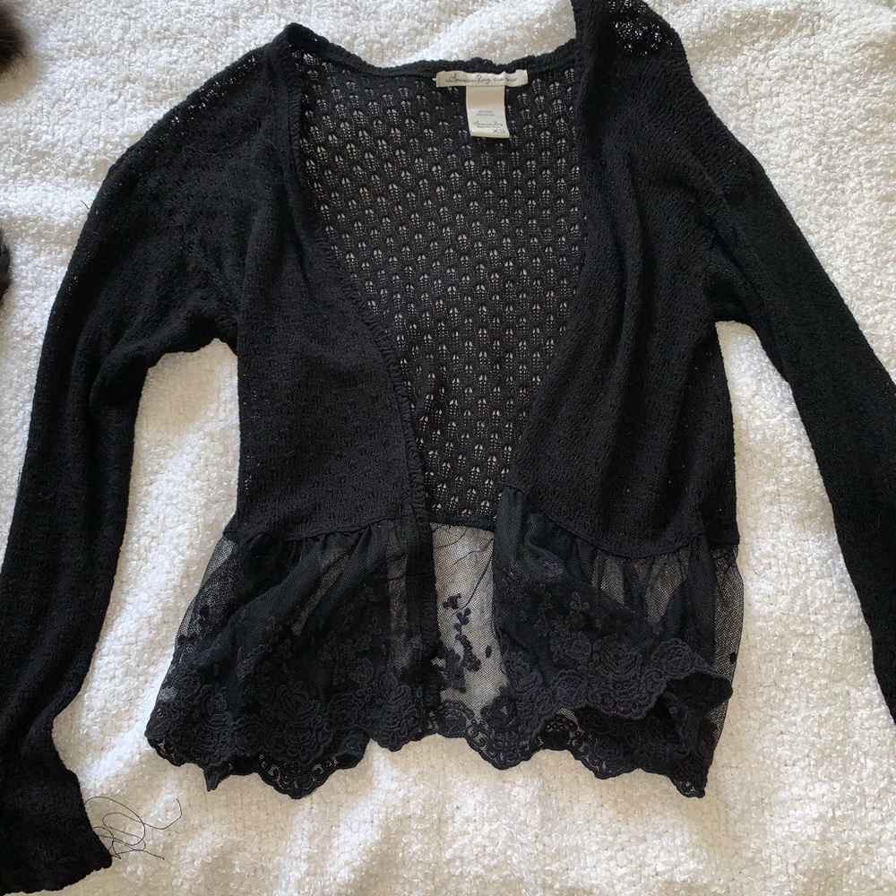 Black cardigan with lace bottom finishing